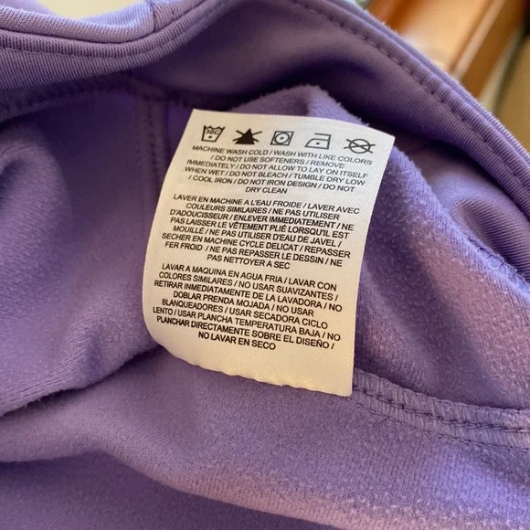 Nike 1/4 zip hoodie, dri-fit 89% polyester, 11% spandex, lavender color - Picture 5 of 9